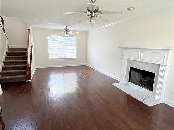 3rd image of 155 Summer Leigh Dr