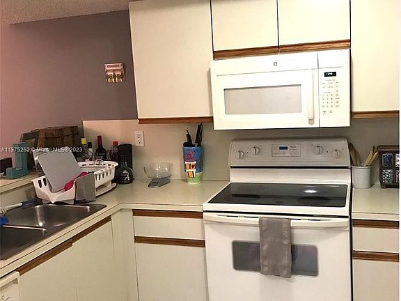 5th image of 8811 SW 132nd Pl #207CW