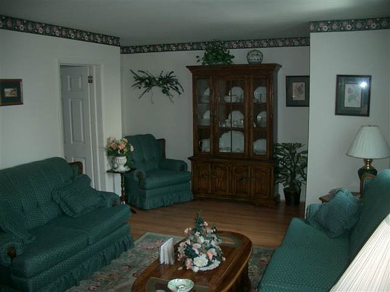 5th image of 33 NEWMAN Street