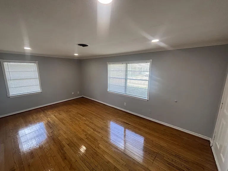 206 Maxie St — Photo 2