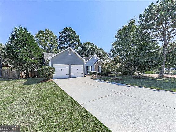 3rd image of 21 Freedom Dr NE