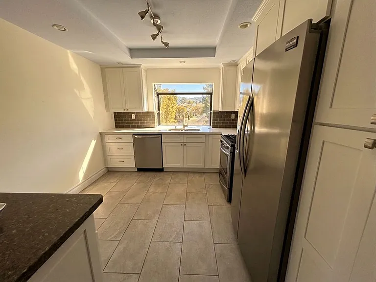 10051 Topanga Canyon Blvd #15 — Photo 10