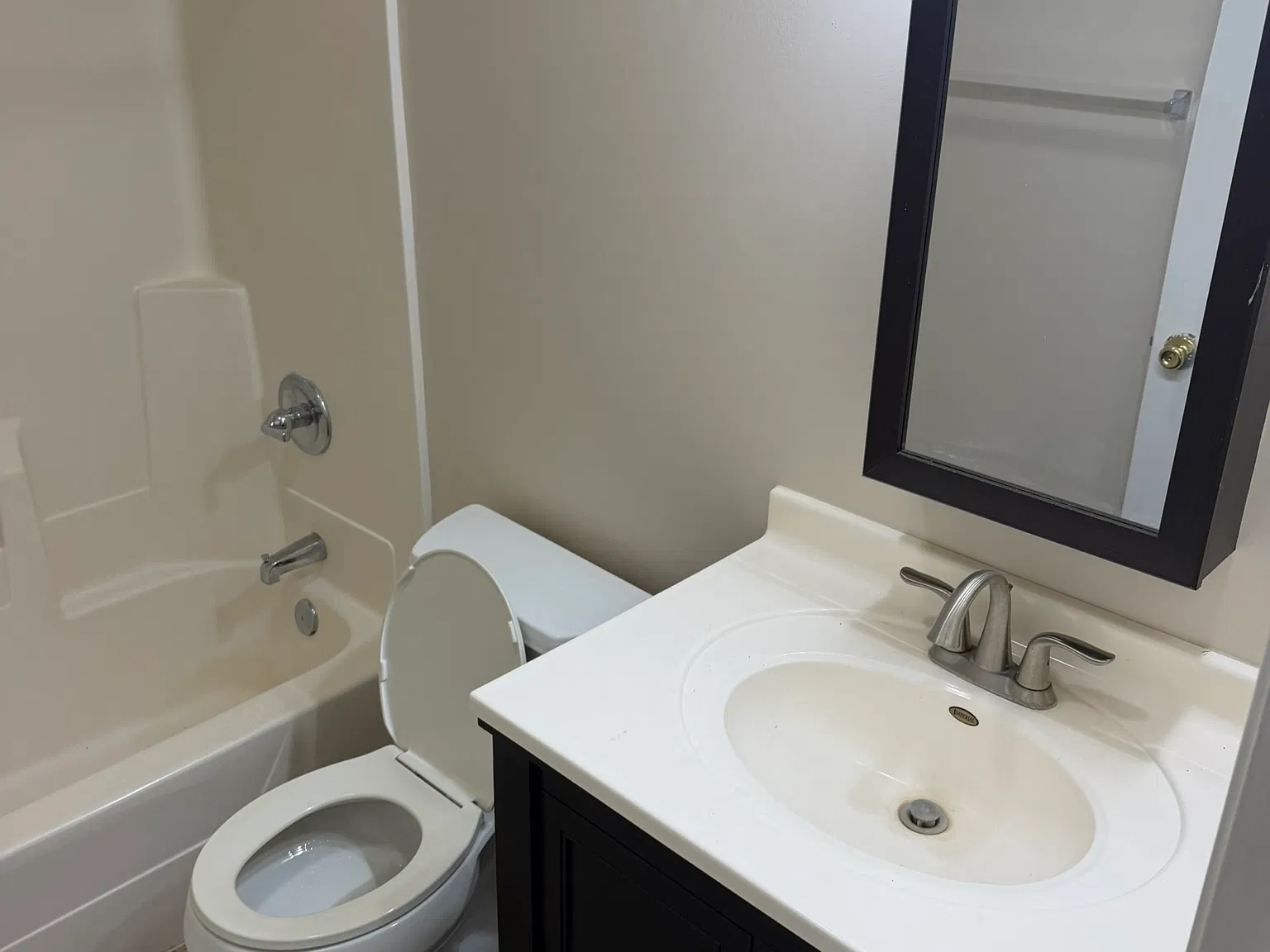 2 bed, 720 sqft, $950 — Photo 3