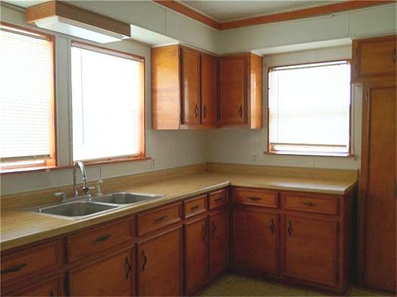 4th image of 6318 Avenue B