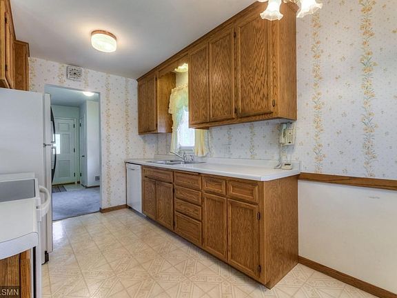 9036 12th Ave S Bloomington-2-web-Kitchen