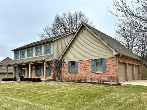 12113 Cherokee St, Leawood, KS 66209