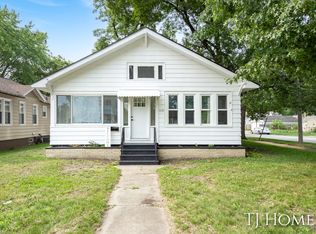 1025 E Apple Ave, Muskegon, MI 49442