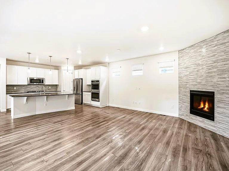 10054 E 59th Ave — Photo 7