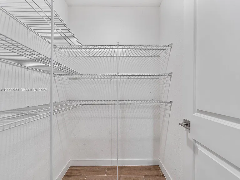 501 NE 6th Ct — Photo 16