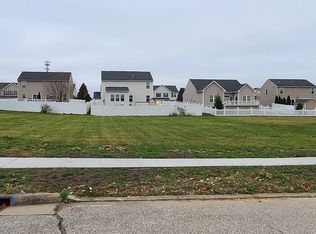 Monroe Sq E, Barberton, OH 44203