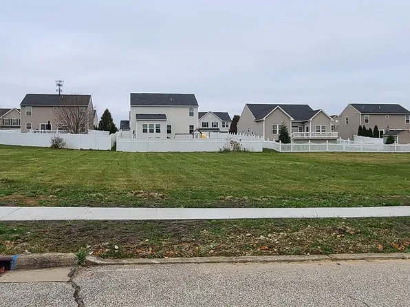 Monroe Sq E, Barberton, OH 44203