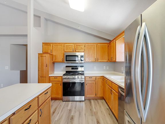 5th image of 3971 Niagara Ln N