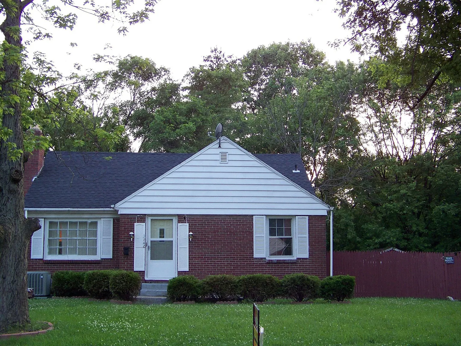 3140 Sharon Ave photo 1