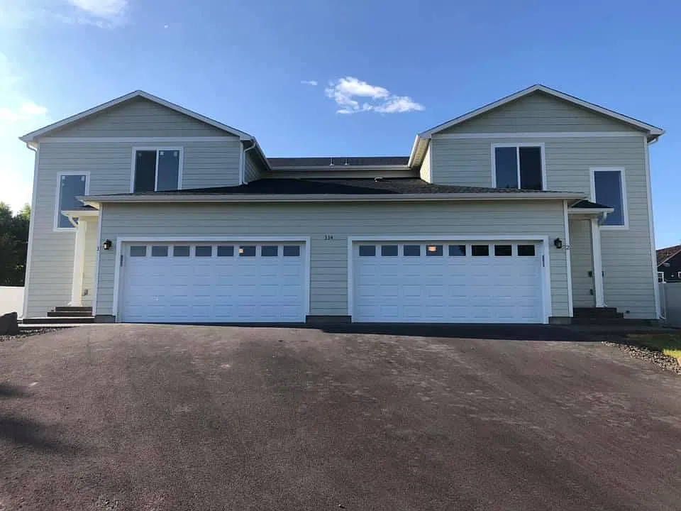 3 bed, 2.5 bath, 1332 sqft, $2,000 — Photo 1