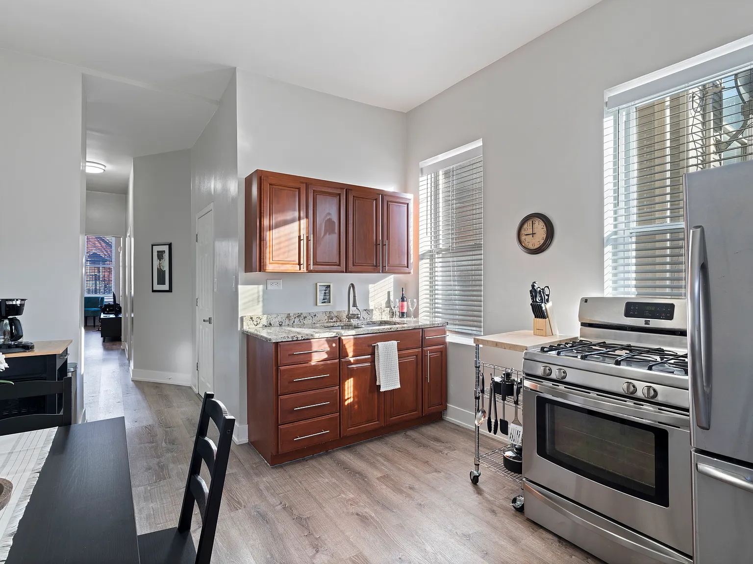 2 bed, 1050 sqft, $2,000 — Photo 4
