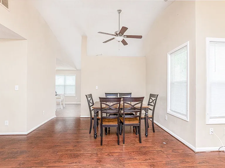 3864 Meadowbrook Ct — Photo 9