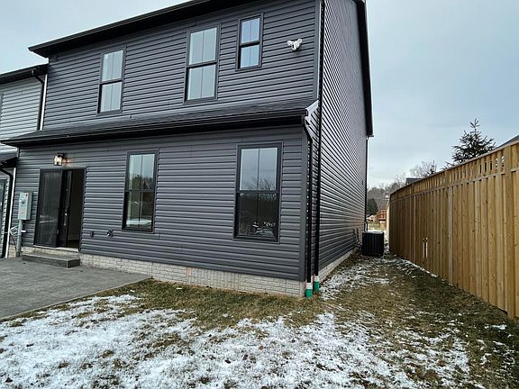 3rd image of 20 Reyes Ln