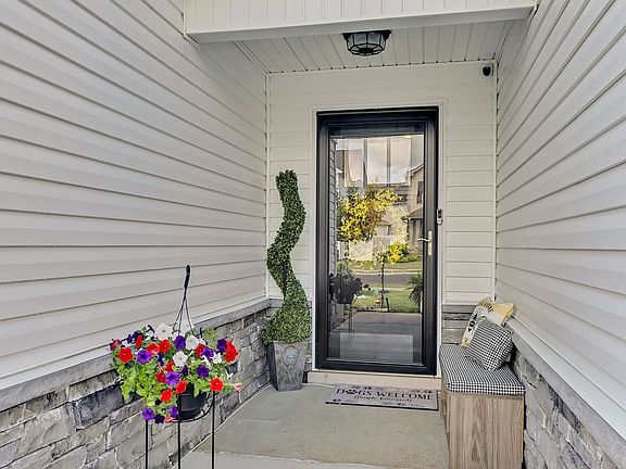 4th image of 2114 Oak Dr