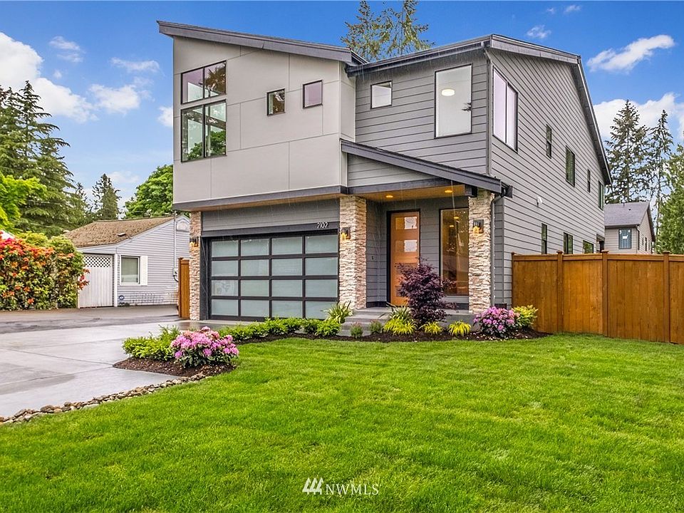 1st image of 2102 NE 175th Ave