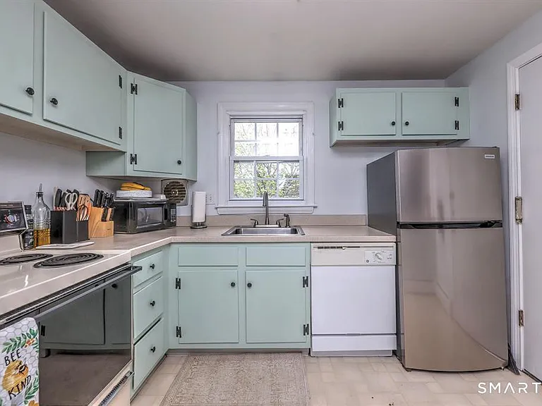 1254 Farmington Ave #C — Photo 10