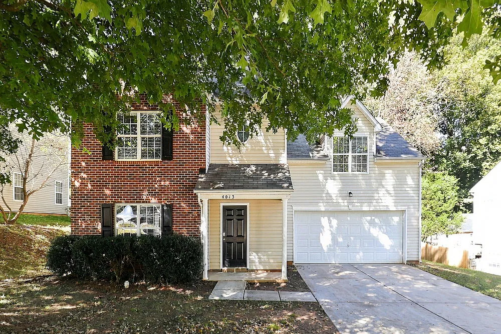 4 bed, 2.5 bath, 1744 sqft, $1,905 — Photo 1