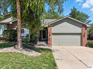 6905 S 164th St, Omaha, NE 68136