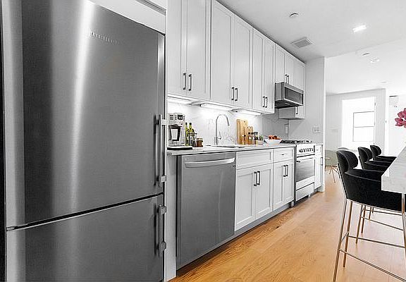 2nd image of 176 1st Ave Penthouse 5
