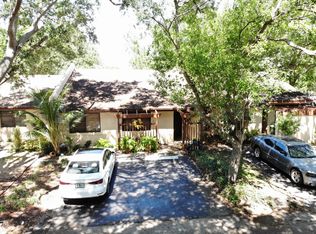 1570 NW 96th Ave, Pembroke Pines, FL 33024
