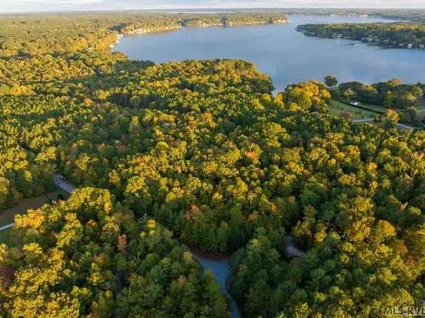 2 Nottoway Ct, Ebony, VA 23845