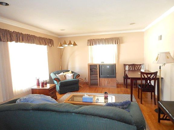 3rd image of 1716 Columbia Pl