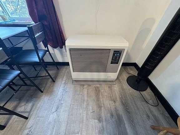 4th image of 100 E King Pl