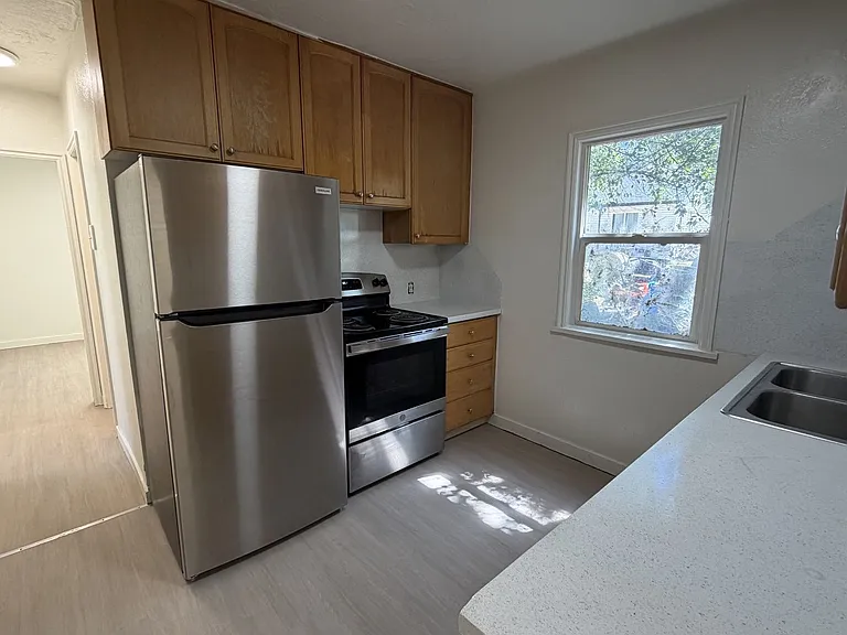 580 N Main — Photo 3