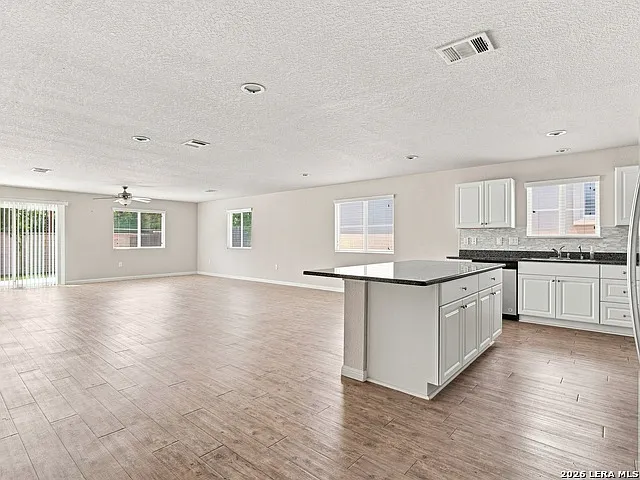 10203 Relic Oaks — Photo 7