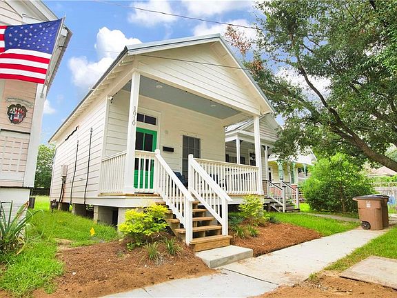 3rd image of 1010 Caroline Ave