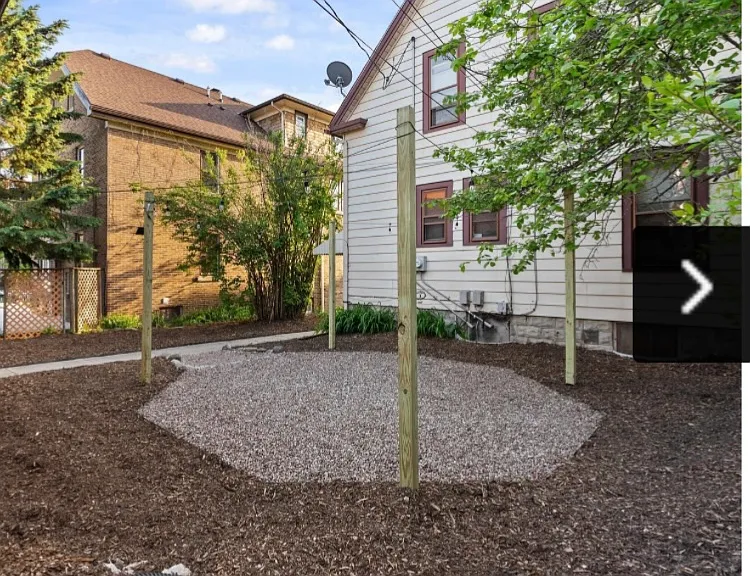 3062 N Oakland Ave — Photo 5