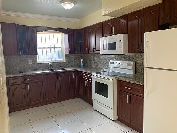 5th image of 2910 NW 166th St