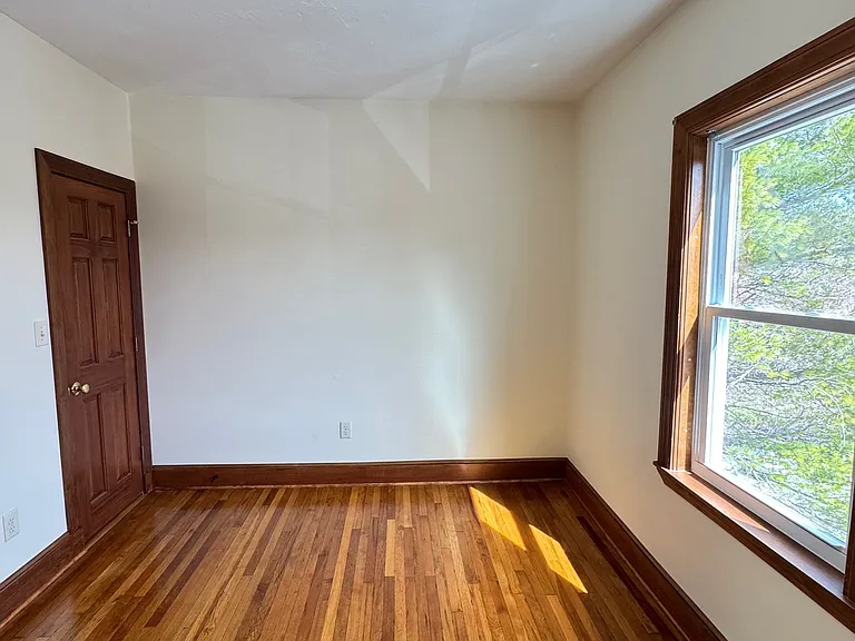 114 Line St #3 — Photo 9