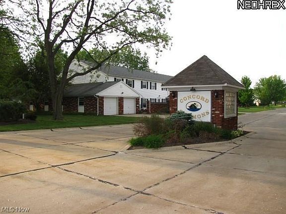 3rd image of 34 Dorchester Ln