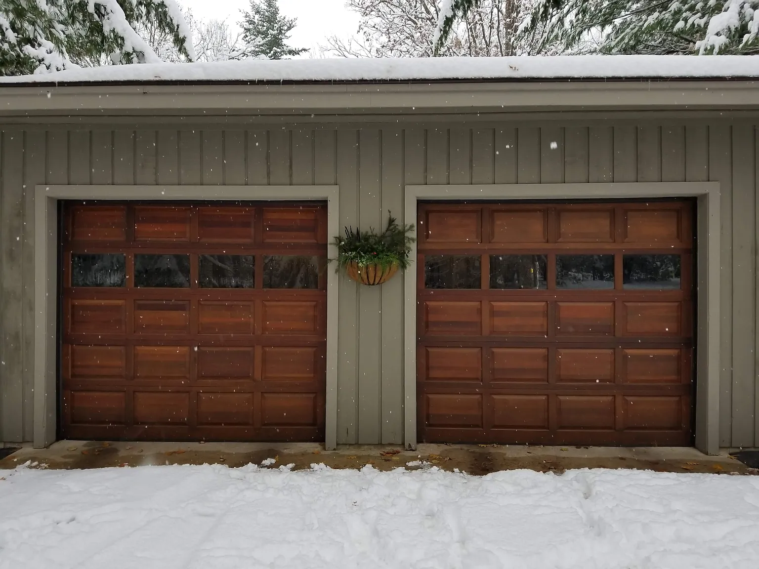 5 bed, 2.5 bath, 2700 sqft, $3,500 — Photo 1