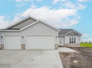 2224 44th St S, Moorhead, MN