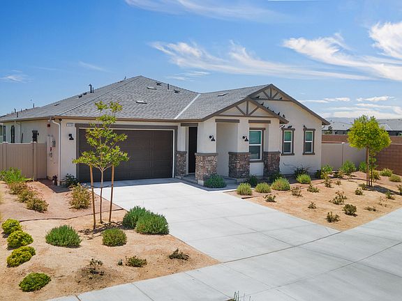 2nd image of 3230 Emerald Ln