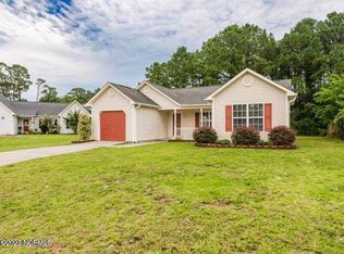 104 Sweet Bay Ct, Hampstead, NC 28443