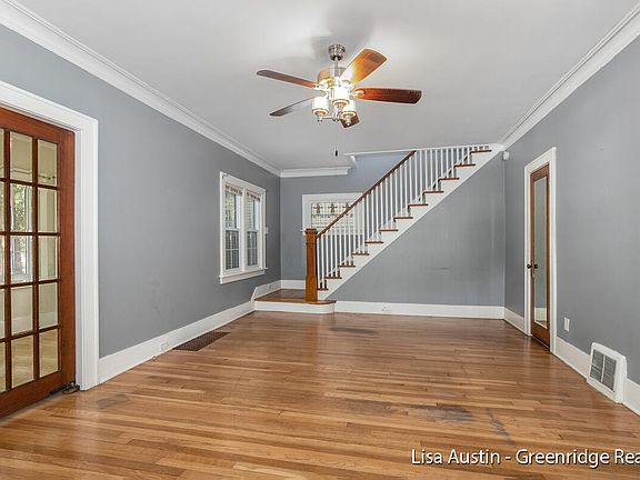 5th image of 810 Lincoln Ave NW