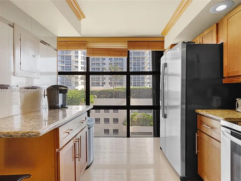 6423 Collins Ave #703 — Photo 21