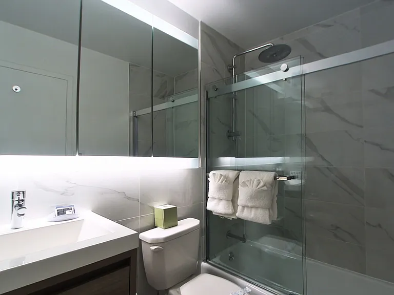 225 Rector Pl #20B — Photo 10