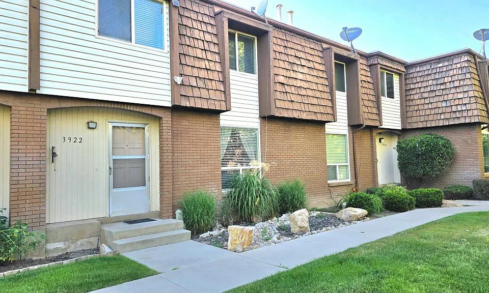 3922 Lamplighter Way