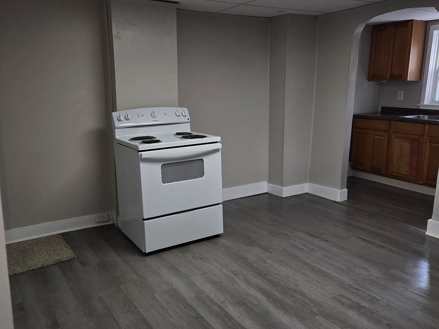 3 bed, 1100 sqft, $1,295 — Photo 2
