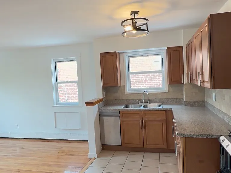 232 Emerson Ave #2 — Photo 16