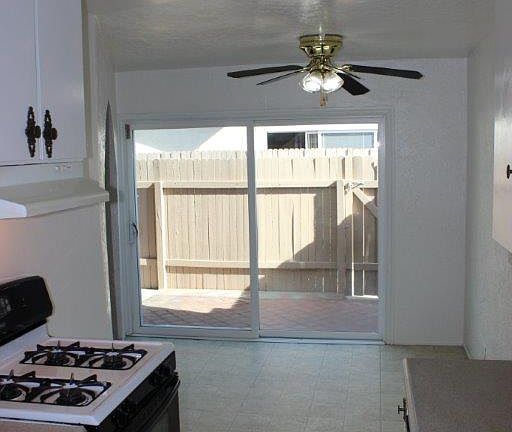 916 Cheyenne Dining Area and kitchen_11212014