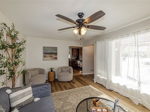 5th image of 3763 Salisbury Rd